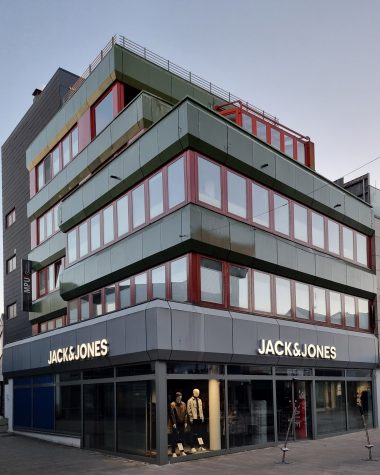 Zentraler geht es nicht – außergewöhnlich ausgestattete Wohnung mit 2 Einheiten, 49661 Cloppenburg, Wohnung