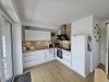 moderne Dachgeschosswohnung mit Einbauküche - Küche mit Einbauküche